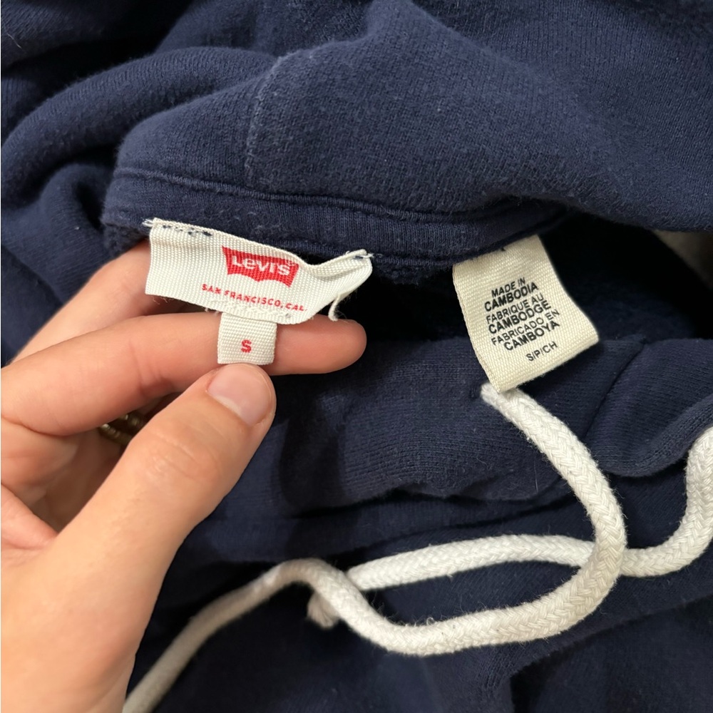 Woman’s Levi's Hoodie Slightly Cropped in Navy, White, and Red - Picture 4 of 5